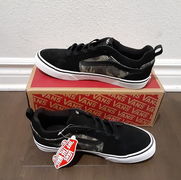 Vans - Picture 3 of 5